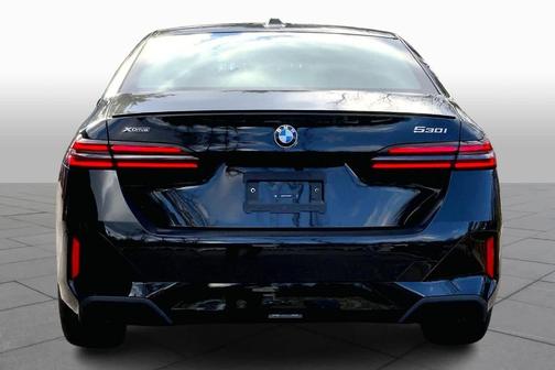 2026 BMW 530 i xDrive