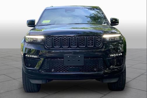 Diamond Black Crystal Pearlcoat 2025 Jeep Grand Cherokee Summit