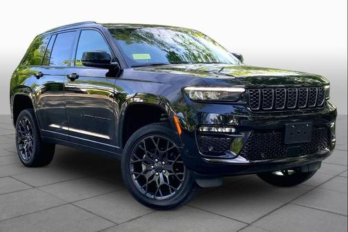 Diamond Black Crystal Pearlcoat 2025 Jeep Grand Cherokee Summit