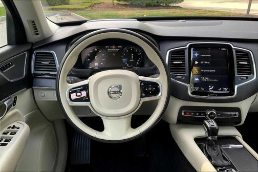 2020 Volvo XC90 T6 Momentum 7 Passenger
