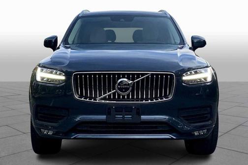 2020 Volvo XC90 T6 Momentum 7 Passenger