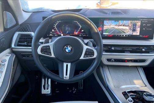 2025 BMW X7 M60i