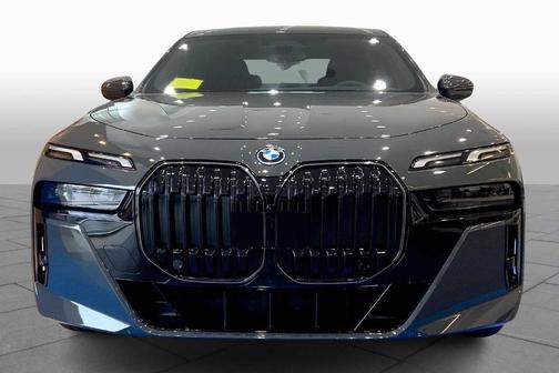2026 BMW 750e xDrive