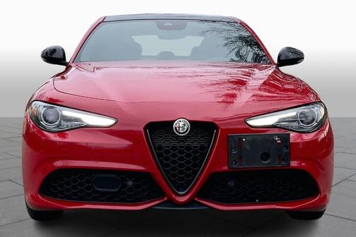 Rosso 2022 Alfa Romeo Giulia Veloce