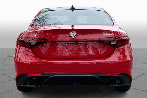 Rosso 2022 Alfa Romeo Giulia Veloce