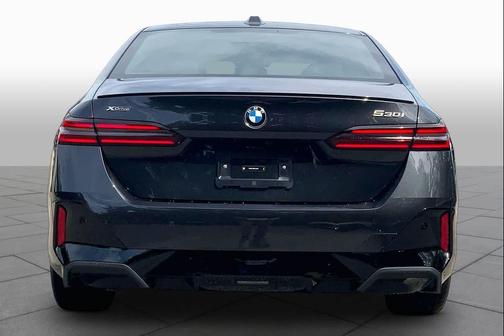 Dark Graphite Metallic 2027 BMW 530 i xDrive