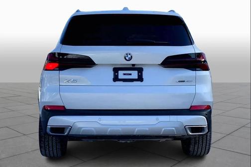 Mineral White Metallic 2026 BMW X5 xDrive40i