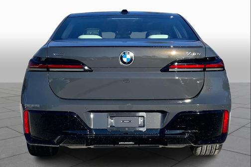 Dravit Grey Metallic 2026 BMW 740 xDrive