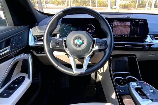 San Remo Green Metallic 2024 BMW X1 xDrive28i