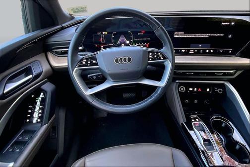 Arkona White 2025 Audi Q5 Premium TFSI quattro S tronic