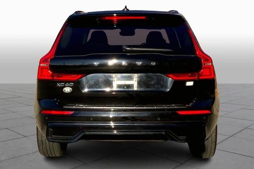 2023 Volvo XC60 Recharge Plug-In Hybrid T8 Plus Dark Theme