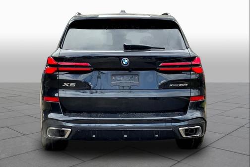 Black Sapphire Metallic 2026 BMW X5 PHEV xDrive50e