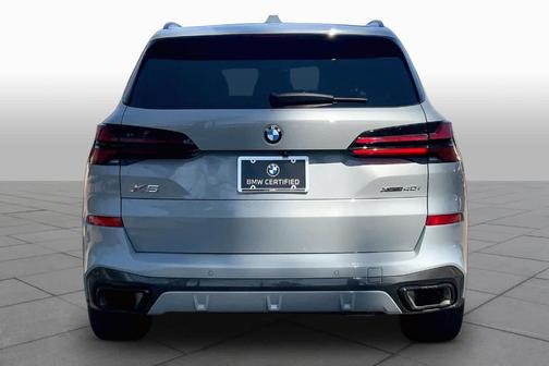 Gray Metallic 2024 BMW X5 xDrive40i