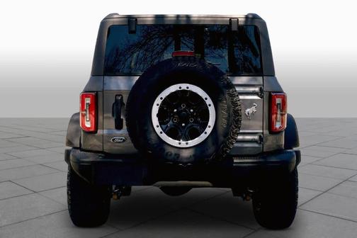 Carbonized Gray Metallic 2023 Ford Bronco Badlands