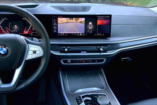2025 BMW X7 xDrive40i