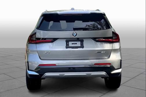Space Silver 2026 BMW X1 xDrive28i