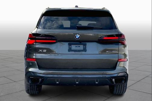 Manhattan Green Metallic 2026 BMW X5 xDrive40i