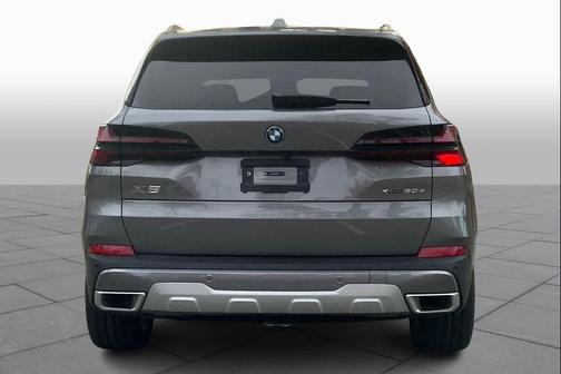 Skyscraper Grey Metallic 2026 BMW X5 PHEV xDrive50e