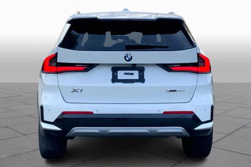 Alpine White 2026 BMW X1 xDrive28i