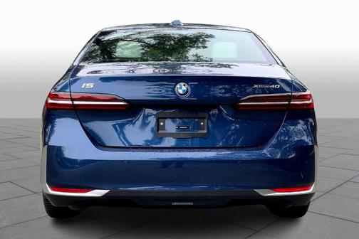 Phytonic Blue Metallic 2026 BMW i5 xDrive40