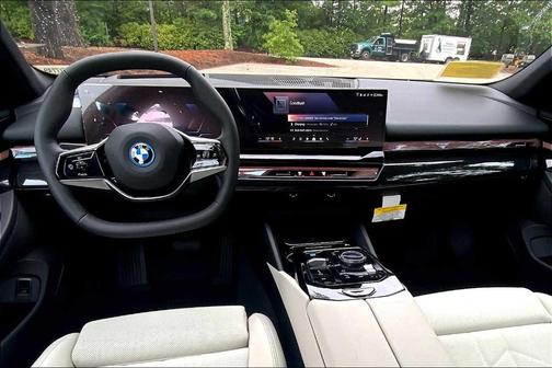 Phytonic Blue Metallic 2026 BMW i5 xDrive40