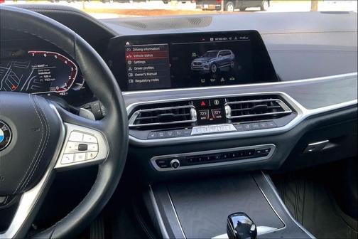Metallic 2022 BMW X7 xDrive40i