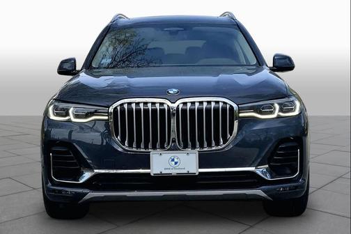 Metallic 2022 BMW X7 xDrive40i