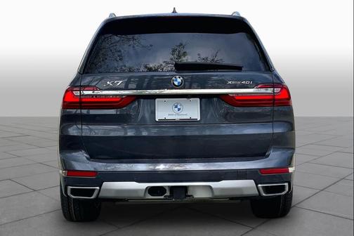 Metallic 2022 BMW X7 xDrive40i