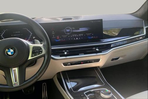 Skyscraper Grey Metallic 2025 BMW X7 M60i
