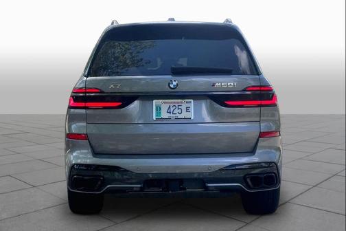 Skyscraper Grey Metallic 2025 BMW X7 M60i