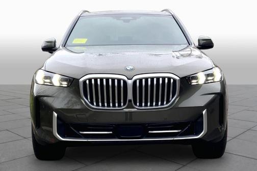 Manhattan Green Metallic 2026 BMW X5 xDrive40i