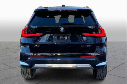 Black Sapphire Metallic 2026 BMW X1 xDrive28i