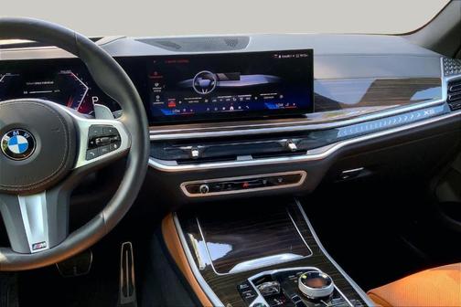 Gray Metallic 2025 BMW X5 xDrive40i