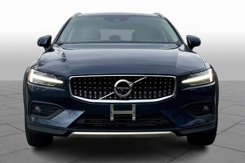 2020 Volvo V60 Cross Country T5