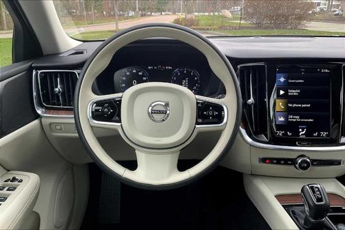 2020 Volvo V60 Cross Country T5