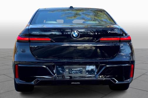 2026 BMW 750e xDrive