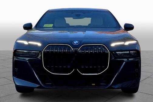 2026 BMW 750e xDrive