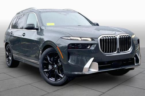 Gray Metallic 2026 BMW X7 xDrive40i