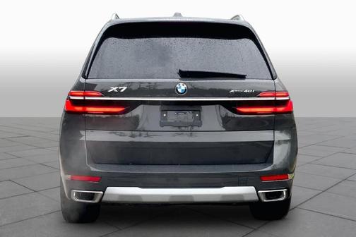 Gray Metallic 2026 BMW X7 xDrive40i
