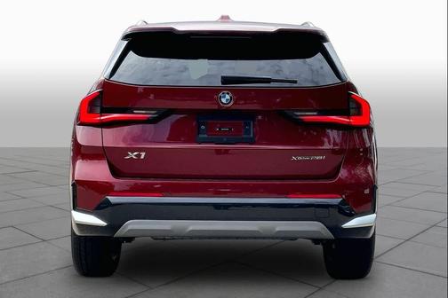 Vegas Red Metallic 2026 BMW X1 xDrive28i