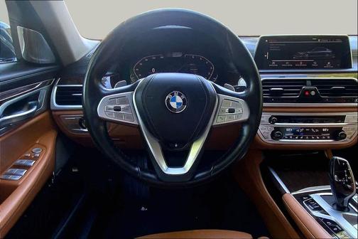 Arctic Gray Metallic 2020 BMW 750 i xDrive