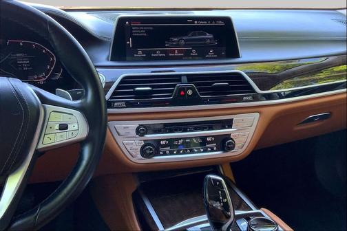 Arctic Gray Metallic 2020 BMW 750 i xDrive