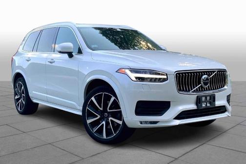 2022 Volvo XC90 T6 Momentum 7 Passenger