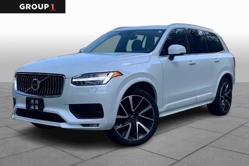 2022 Volvo XC90 T6 Momentum 7 Passenger