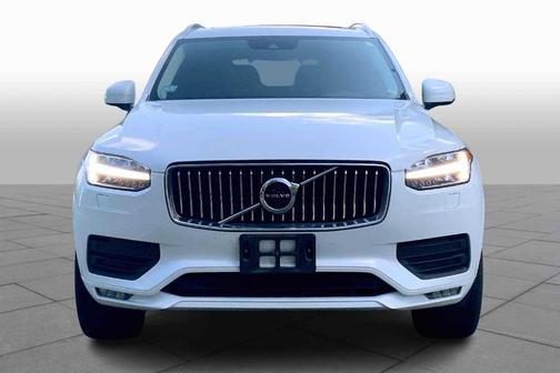 2022 Volvo XC90 T6 Momentum 7 Passenger