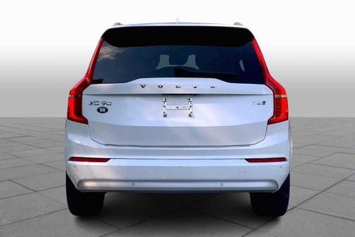 2022 Volvo XC90 T6 Momentum 7 Passenger