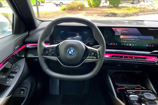 2025 BMW i5 xDrive40