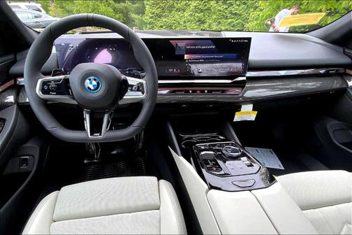 2026 BMW 550e xDrive
