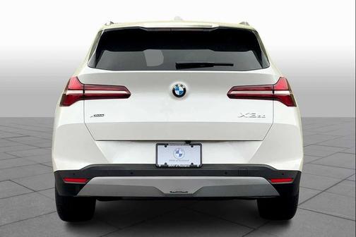 Mineral White Metallic 2025 BMW X3 30 xDrive