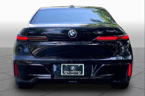 Carbon Black Metallic 2023 BMW 740 i